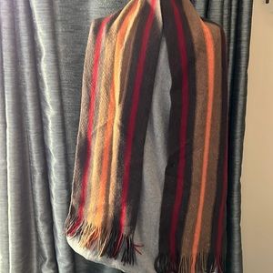 Banana Republic fine Italian Merino scarf